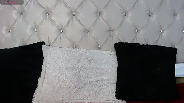 Snapshot of MistressNyx_ chatting on June 2, 2026, 5:02 pm MistressNyx online show from June 2, 2026, 5:02 pm