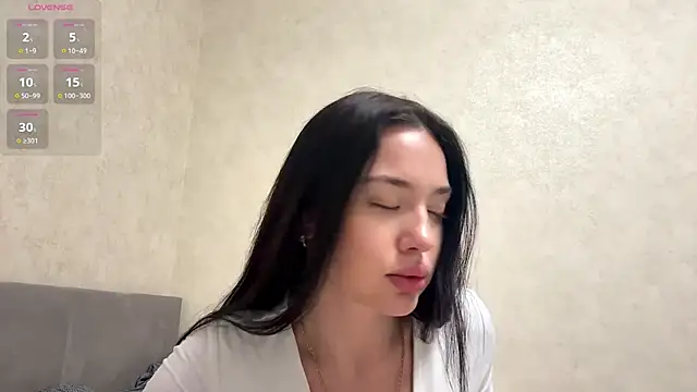 LilyVirelle online show from May 14, 2026, 8:06 pm