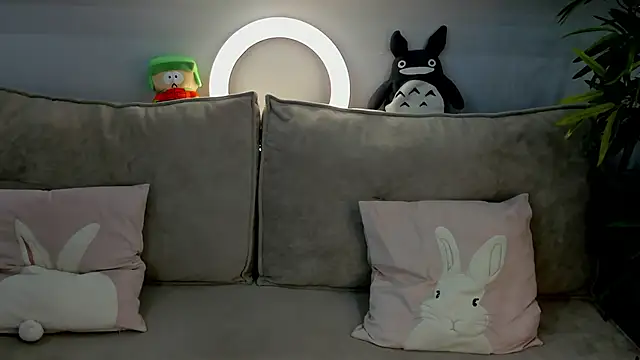 Snapshot of Roxy_Moor chatting on April 3, 2026, 7:59 am Roxy Moor online show from April 3, 2026, 7:59 am