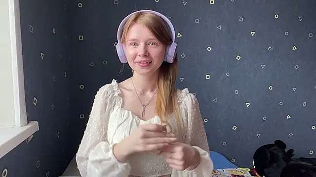 fanybuny online show from April 1, 2026, 8:04 am