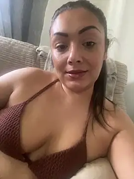 AmeliaUK online show from April 8, 2026, 1:23 pm