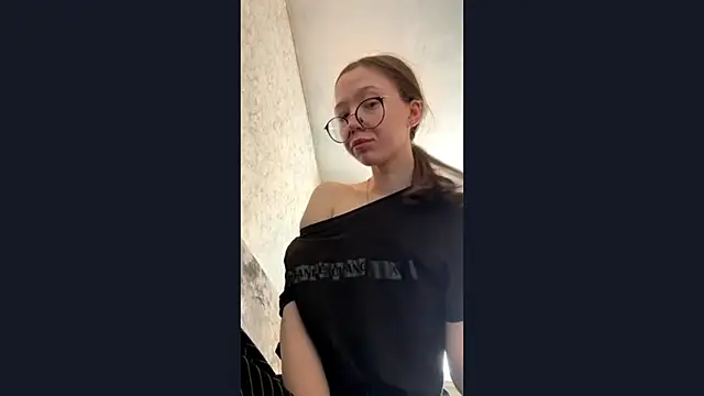 Snapshot of ThornCircuit chatting on April 8, 2026, 6:26 am ThornCircuit online show from April 8, 2026, 6:26 am