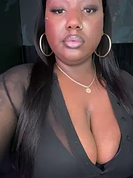 VERALONGG online show from April 9, 2026, 4:02 pm