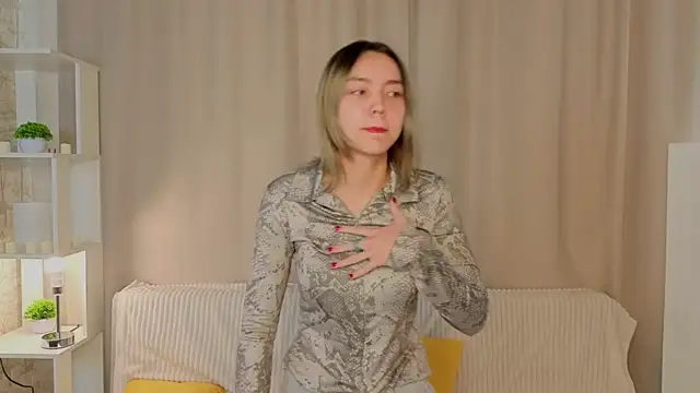 CythiaFelmet online show from April 8, 2026, 4:47 am