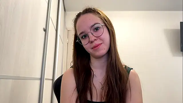 Snapshot of AriaGrand chatting on April 3, 2026, 7:15 am AriaGrand online show from April 3, 2026, 7:15 am