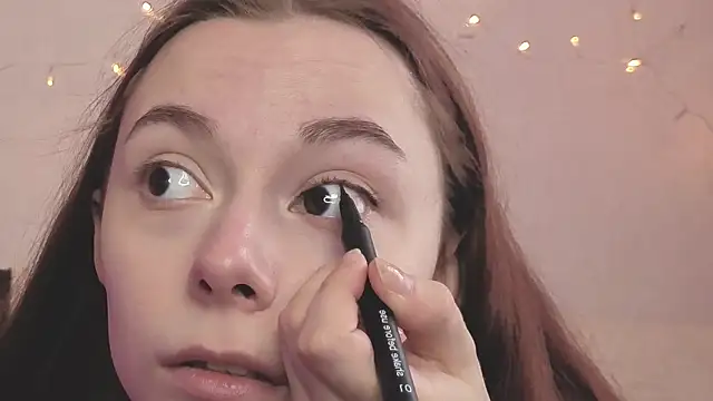 Snapshot of MissyLarde chatting on April 7, 2026, 8:38 am MissyLarde online show from April 7, 2026, 8:38 am