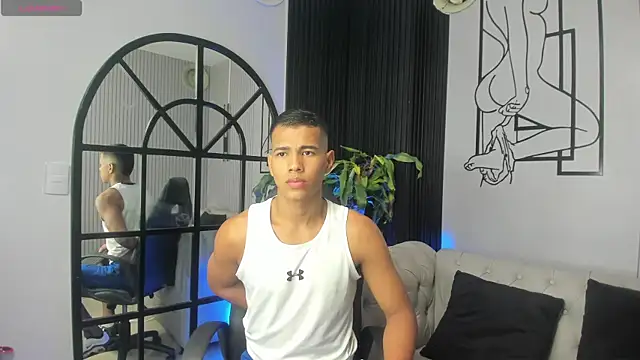 noahdark  online show from May 8, 2026, 2:04 am