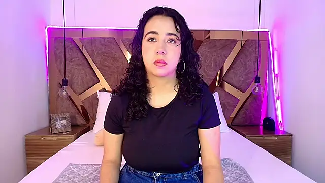 bella swwan  online show from June 24, 2026, 1:32 pm