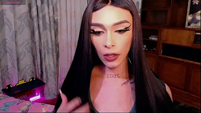 Snapshot of AdhaaraMoon_ chatting on April 3, 2026, 4:52 am AdhaaraMoon online show from April 3, 2026, 4:52 am