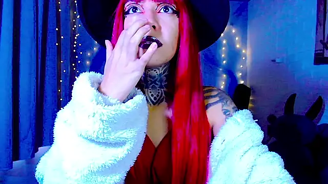 LannieGonzales online show from April 30, 2026, 1:29 pm