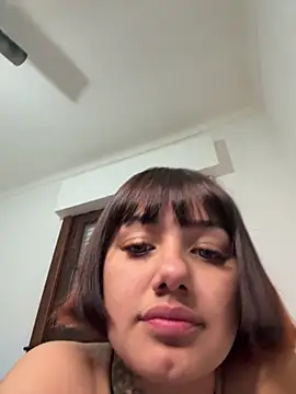 Abrildqquino online show from May 15, 2026, 11:03 pm