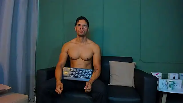 Snapshot of dominc_berry chatting on July 18, 2026, 12:36 pm dominc berry online show from July 18, 2026, 12:36 pm