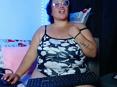 vibeSex1 online show from April 3, 2026, 12:50 am