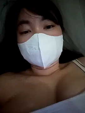 Linh Hoang online show from May 23, 2026, 1:04 am