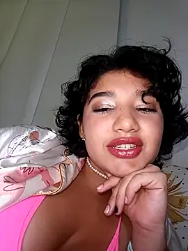 kuromiiiiii online show from April 19, 2026, 8:59 am