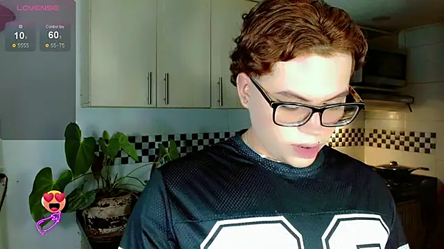 asmodeosexx online show from April 3, 2026, 3:02 am