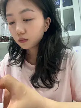 Shanshan 1267 online show from May 13, 2026, 2:57 pm