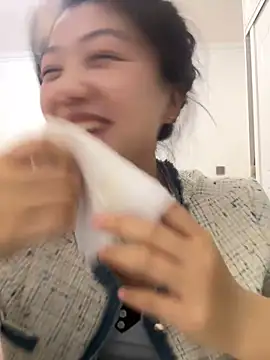 Shanshan 1267 online show from May 1, 2026, 2:11 pm