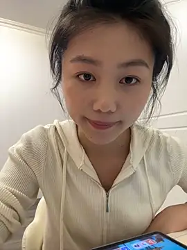 Shanshan 1267 online show from May 7, 2026, 12:08 pm