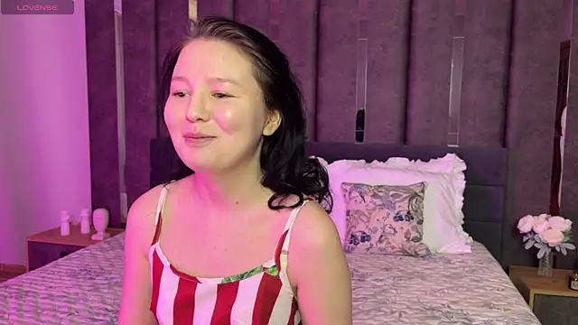 Snapshot of FlowyLily chatting on April 2, 2026, 1:46 am FlowyLily online show from April 2, 2026, 1:46 am