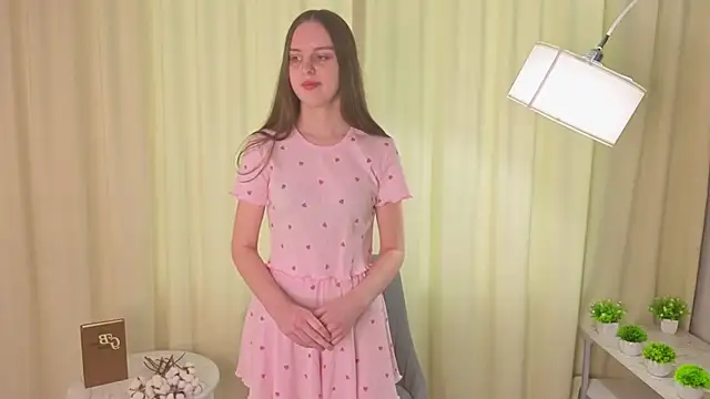 ShaunnaKorte online show from April 6, 2026, 2:51 am