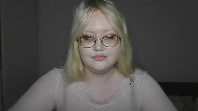 Elayne Sweet online show from May 17, 2026, 6:02 am