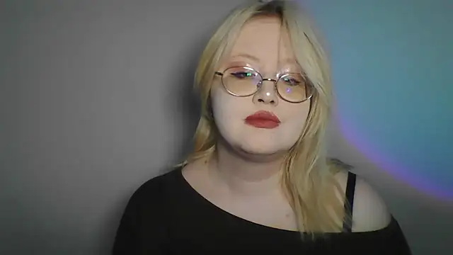 Snapshot of Elayne_Sweet chatting on July 12, 2026, 6:03 am Elayne Sweet online show from July 12, 2026, 6:03 am