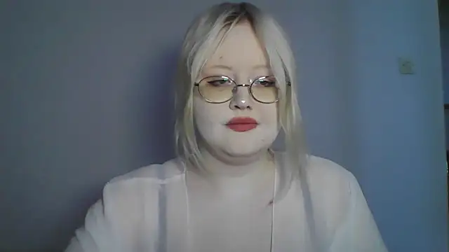 Snapshot of Elayne_Sweet chatting on July 9, 2026, 6:03 am Elayne Sweet online show from July 9, 2026, 6:03 am