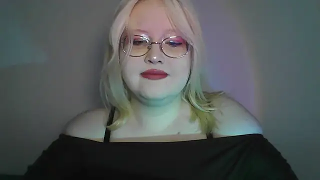 Snapshot of Elayne_Sweet chatting on July 10, 2026, 6:02 am Elayne Sweet online show from July 10, 2026, 6:02 am