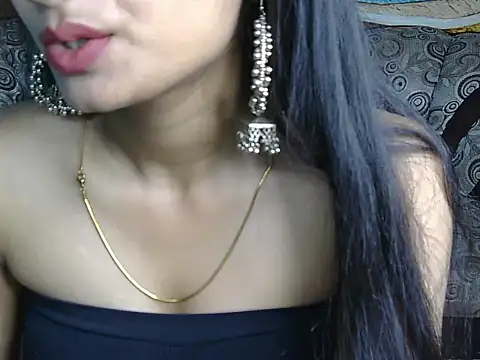 avni222 online show from April 4, 2026, 5:14 am