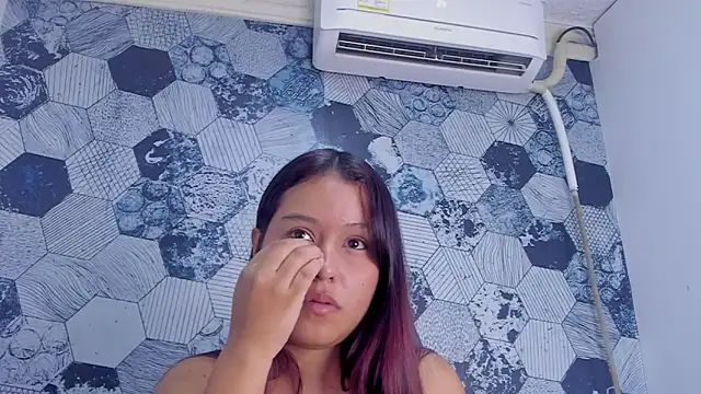 Snapshot of tiana_cute1 chatting on April 1, 2026, 1:41 pm tiana cute1 online show from April 1, 2026, 1:41 pm