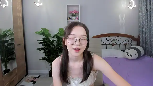 Snapshot of syuri_sun chatting on July 1, 2026, 3:12 pm syuri sun online show from July 1, 2026, 3:12 pm