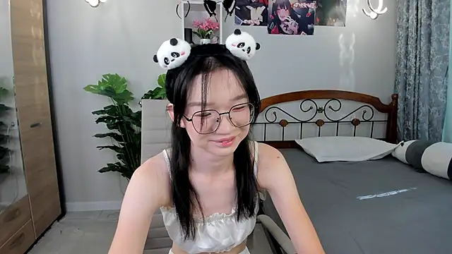 Snapshot of syuri_sun chatting on July 11, 2026, 11:21 am syuri sun online show from July 11, 2026, 11:21 am