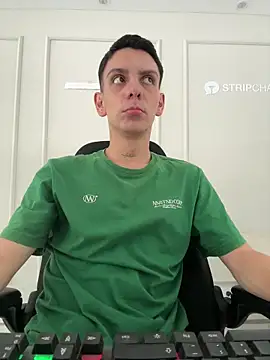 Snapshot of Liam_Fiire chatting on April 3, 2026, 2:56 pm Liam Fiire online show from April 3, 2026, 2:56 pm