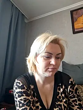 SylvieGold453 online show from May 11, 2026, 6:26 am