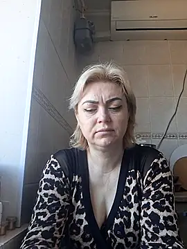 SylvieGold453 online show from May 5, 2026, 7:33 am