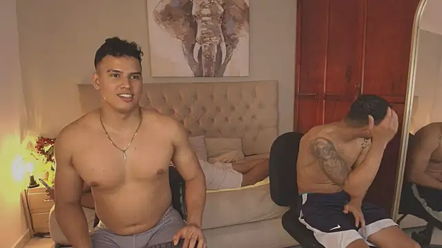 Maxi and Ares online show from May 16, 2026, 7:13 pm