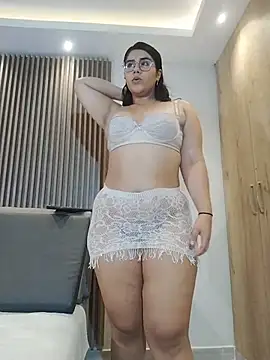 sofie cutess online show from June 25, 2026, 3:37 am