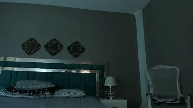 SarahLarsson online show from June 26, 2026, 3:23 am