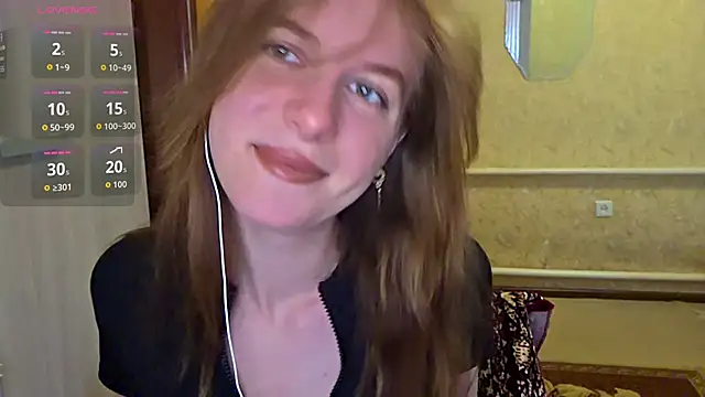 DonnaKuc online show from May 12, 2026, 6:21 am