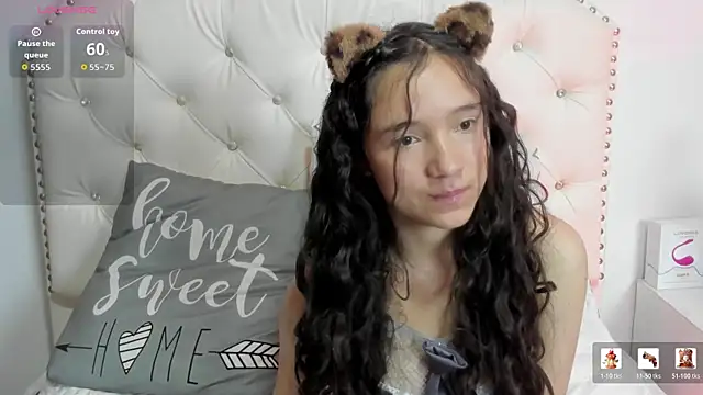 Honney Bunny18 online show from April 19, 2026, 8:22 pm