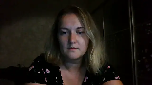 TinaKittyX online show from August 7, 2026, 8:37 pm