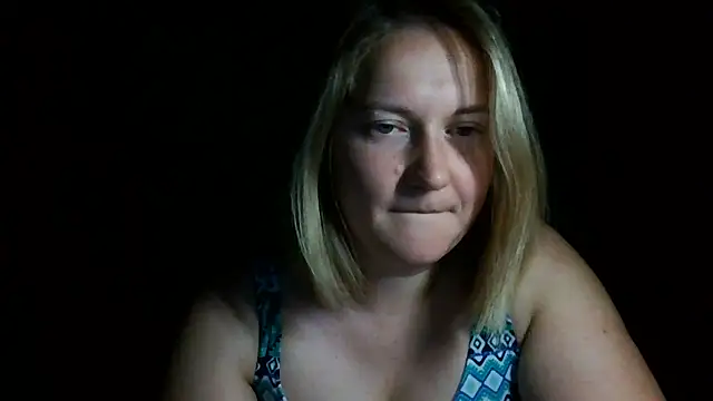 TinaKittyX online show from June 14, 2026, 8:43 pm