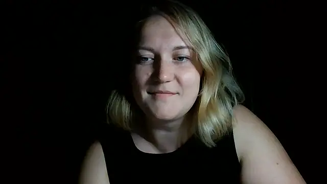 TinaKittyX online show from June 3, 2026, 8:35 pm