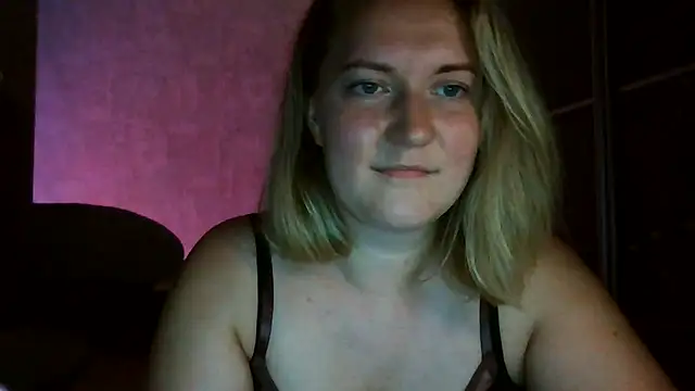 TinaKittyX online show from July 27, 2026, 7:21 pm