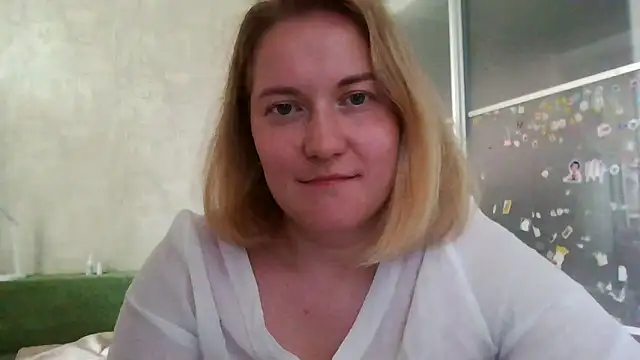 TinaKittyX online show from May 19, 2026, 12:01 pm