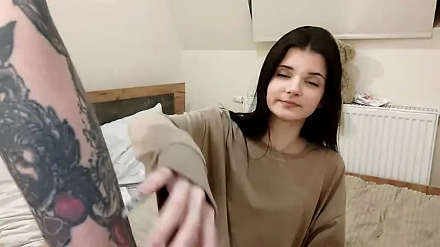 Snapshot of Ivy_wise chatting on April 1, 2026, 6:49 pm Ivy wise online show from April 1, 2026, 6:49 pm