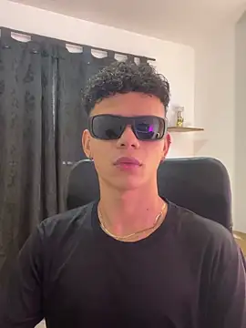 sebascuterouss online show from May 12, 2026, 12:33 pm