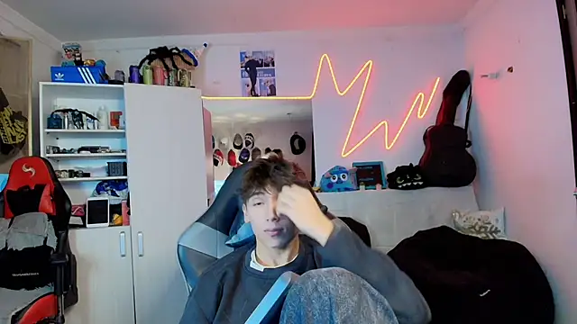 young liam online show from April 1, 2026, 12:13 am