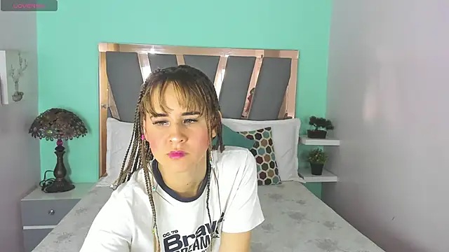 Snapshot of Alina_Valmont chatting on May 8, 2026, 2:32 pm Alina Valmont online show from May 8, 2026, 2:32 pm